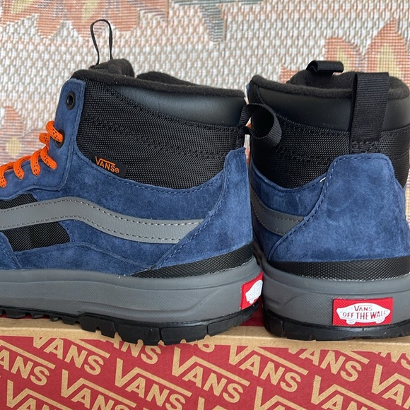 Vans Men’s Ultrarange Exo
Dress Blues/Black
VN0A5KS5LKV
Sneakers Hiking B… - Picture 15 of 16